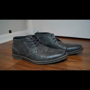 Men’s Arizona Jeans Co. Gray chukka boot size 9M